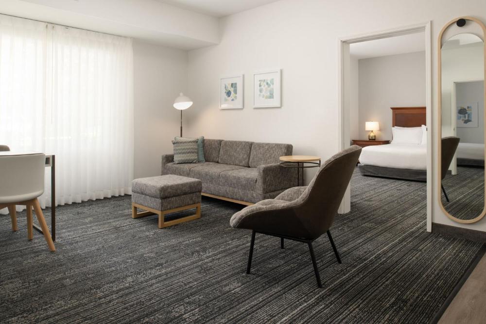 Two-Bedroom Suite - Mobility and Hearing Accessible with Tub interior